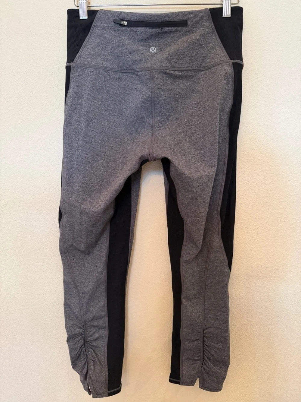 Lululemon Athletic Leggings in Charcoal and Black Size 10